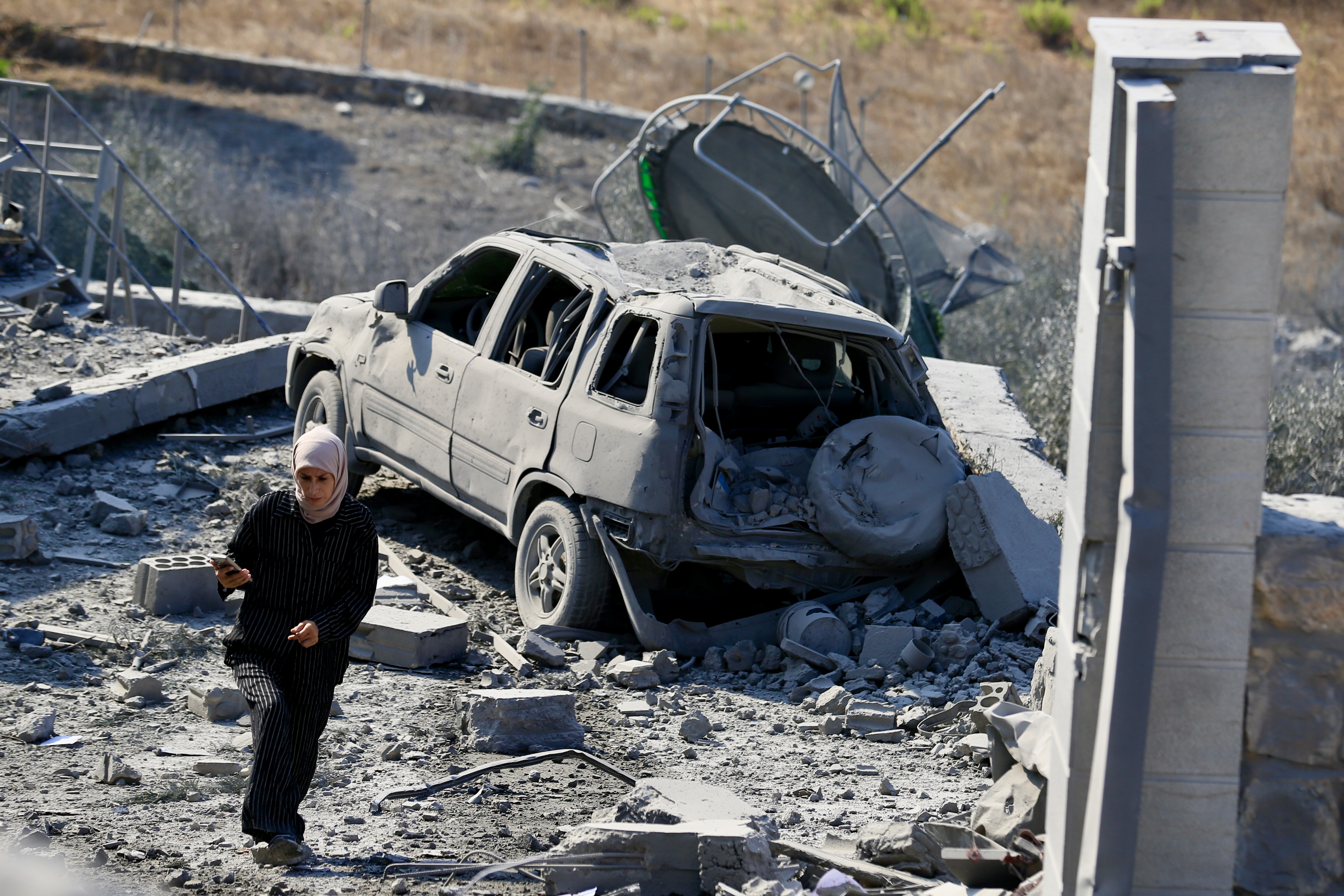 israilden-lubnanin-guneyine-hava-saldi-1459061-434147.jpg
