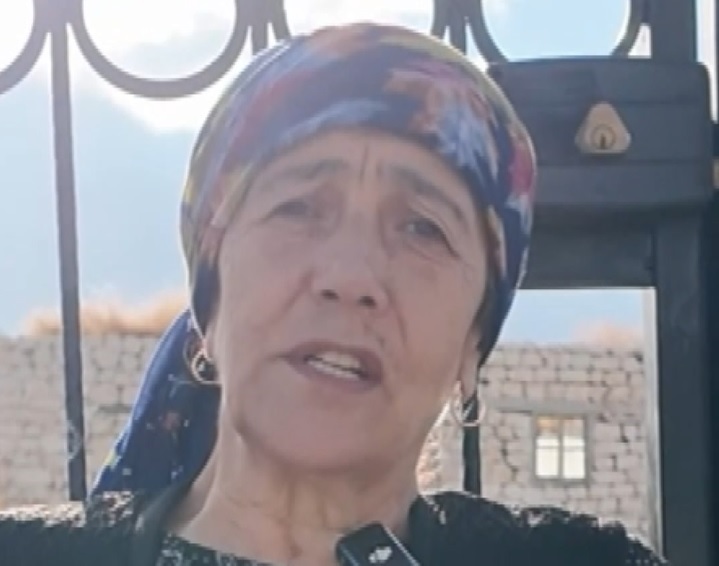 koyde-cop-dokmeye-cikan-kadin-4-kurtla-1464650-435778.jpg