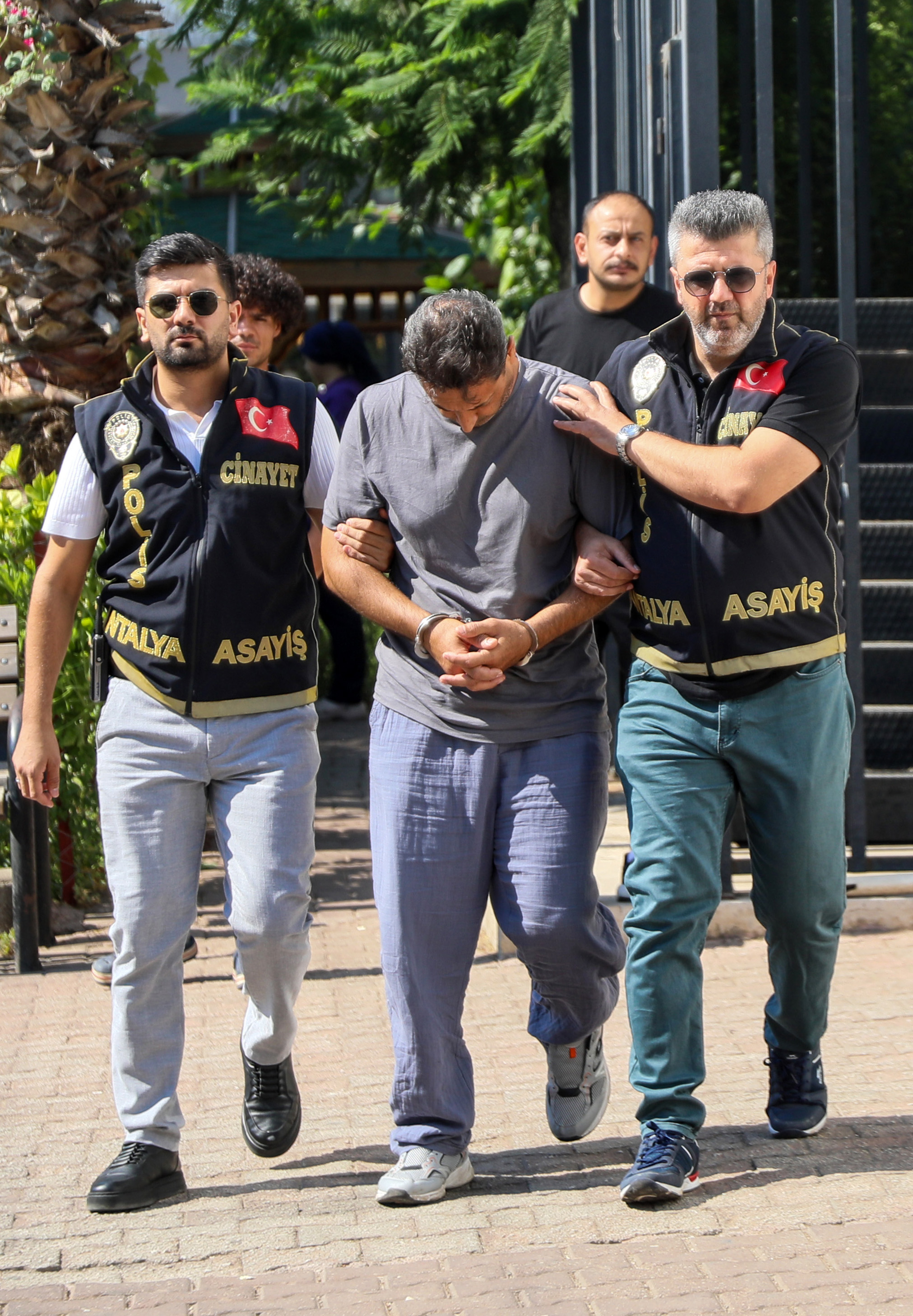 sevgilisini-olduren-emekli-polis-adliye-1469096-437131.jpg