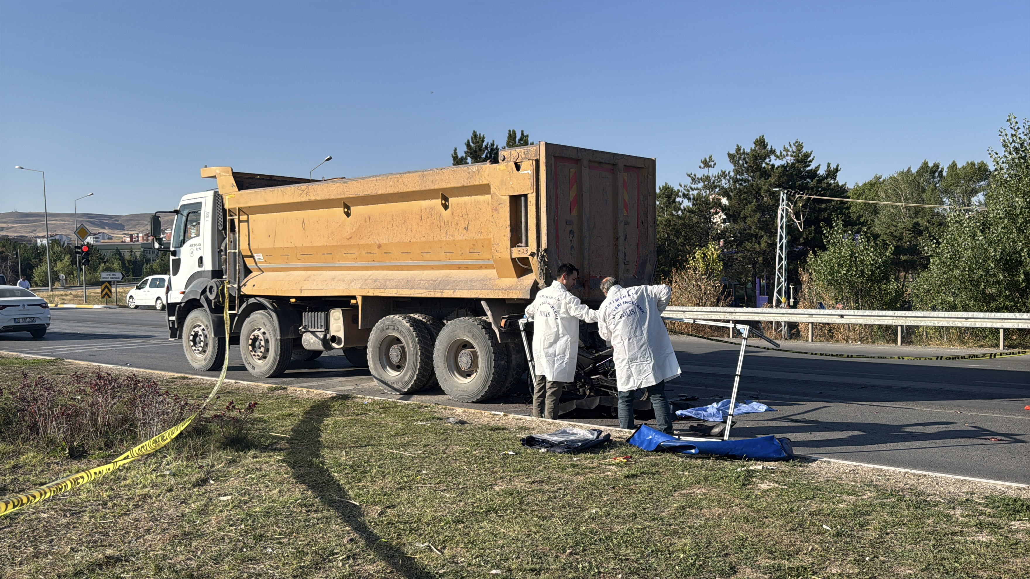 aa-20260827-42320844-42320841-sivasta-kamyona-carpan-motosiklet-surucusu-oldu.jpg
