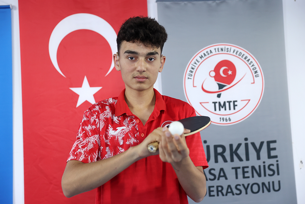 aa-20260830-42339185-42339177-yemek-masasina-file-gererek-masa-tenisine-baslayan-ebubekir-ince-avrupadan-3-madalyayla-dondu.jpg