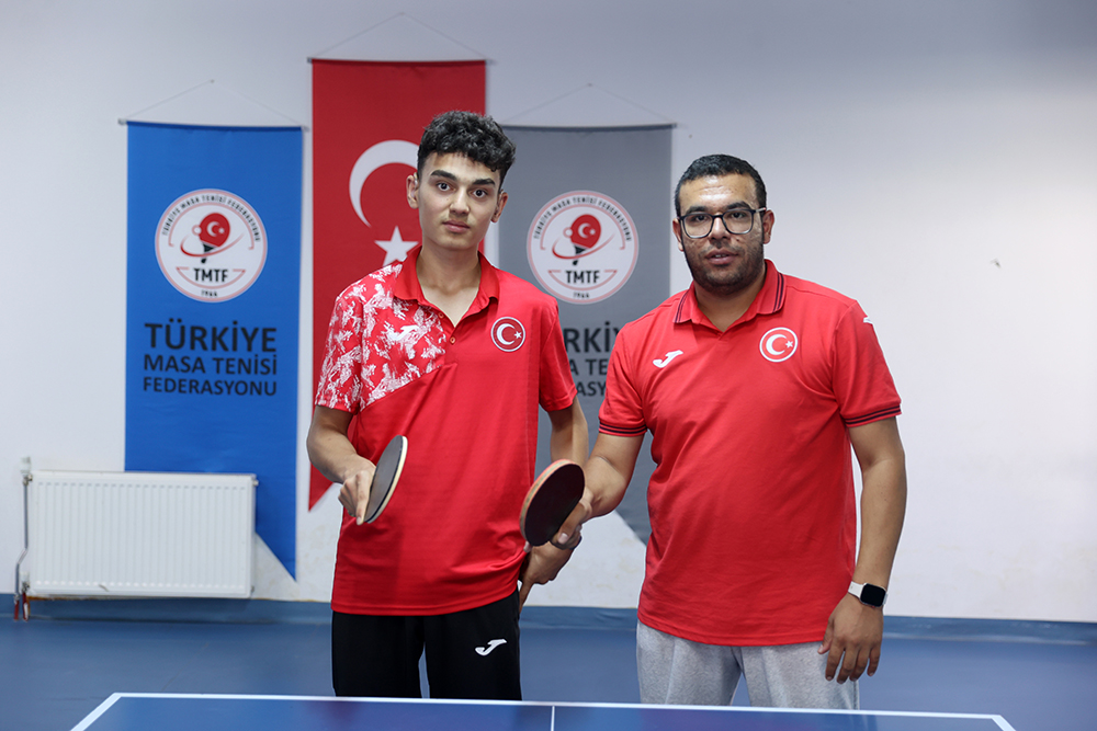 aa-20260830-42339185-42339179-yemek-masasina-file-gererek-masa-tenisine-baslayan-ebubekir-ince-avrupadan-3-madalyayla-dondu.jpg
