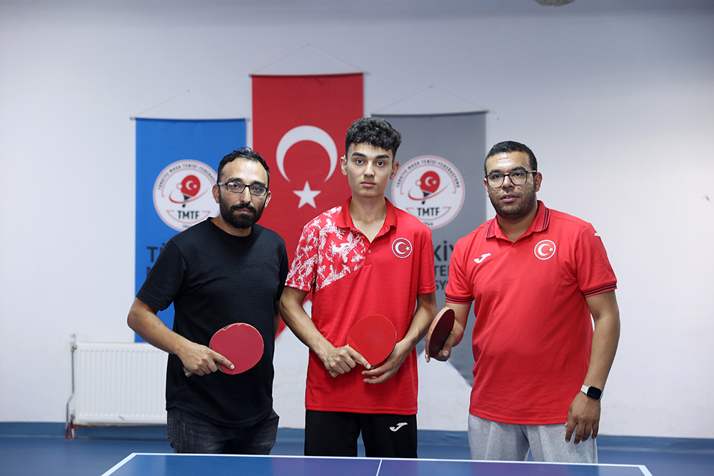 aa-20260830-42339185-42339180-yemek-masasina-file-gererek-masa-tenisine-baslayan-ebubekir-ince-avrupadan-3-madalyayla-dondu.jpg