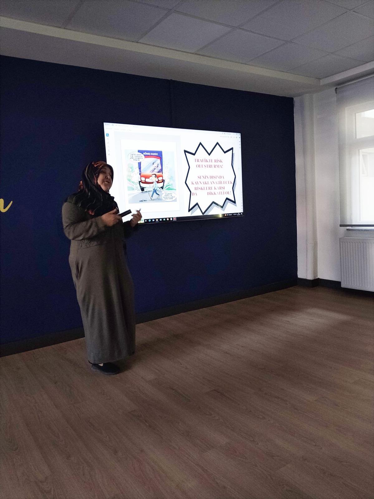 hrhobwiwuaakil2.jpg