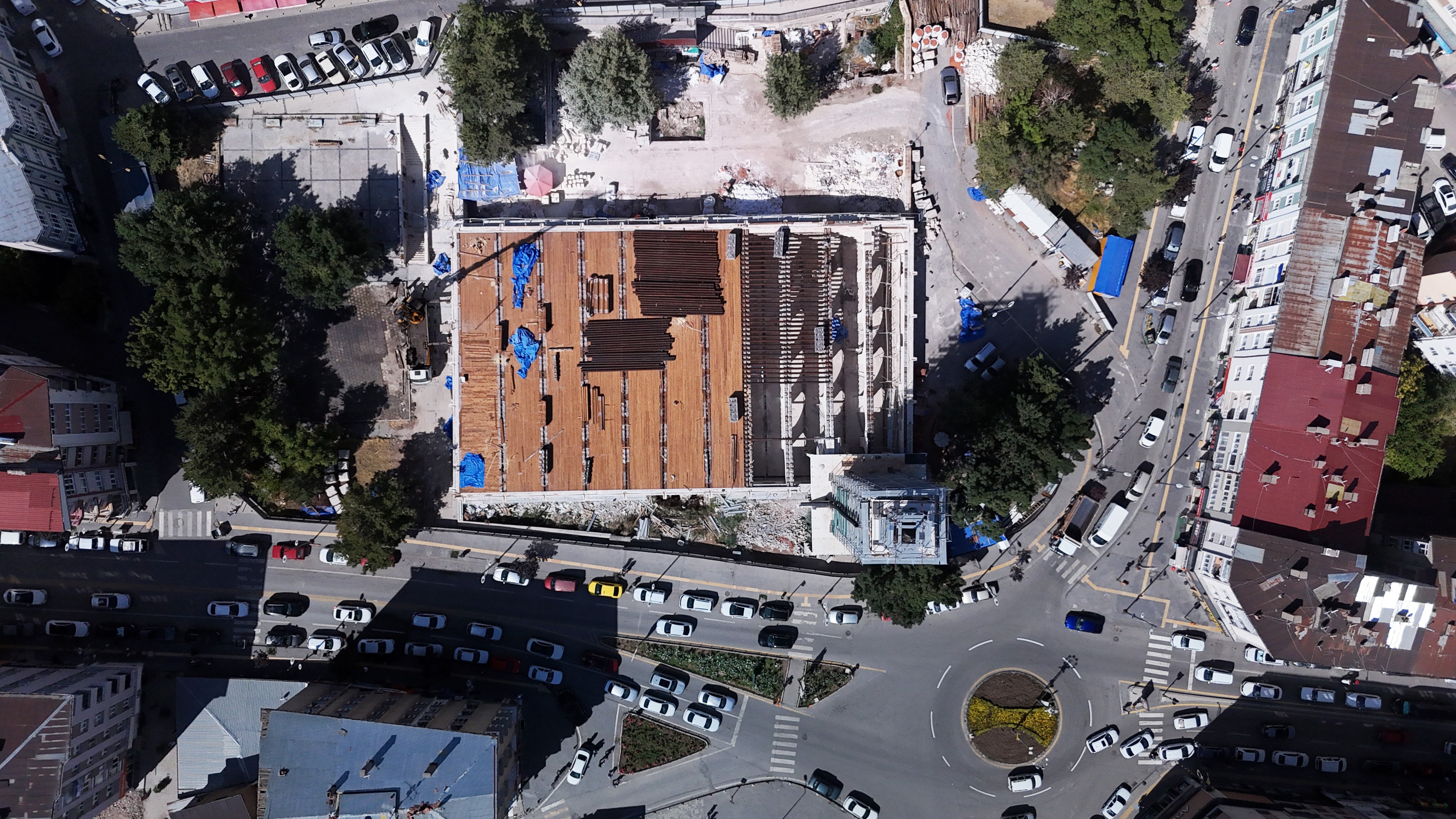 aw779671-05.jpg