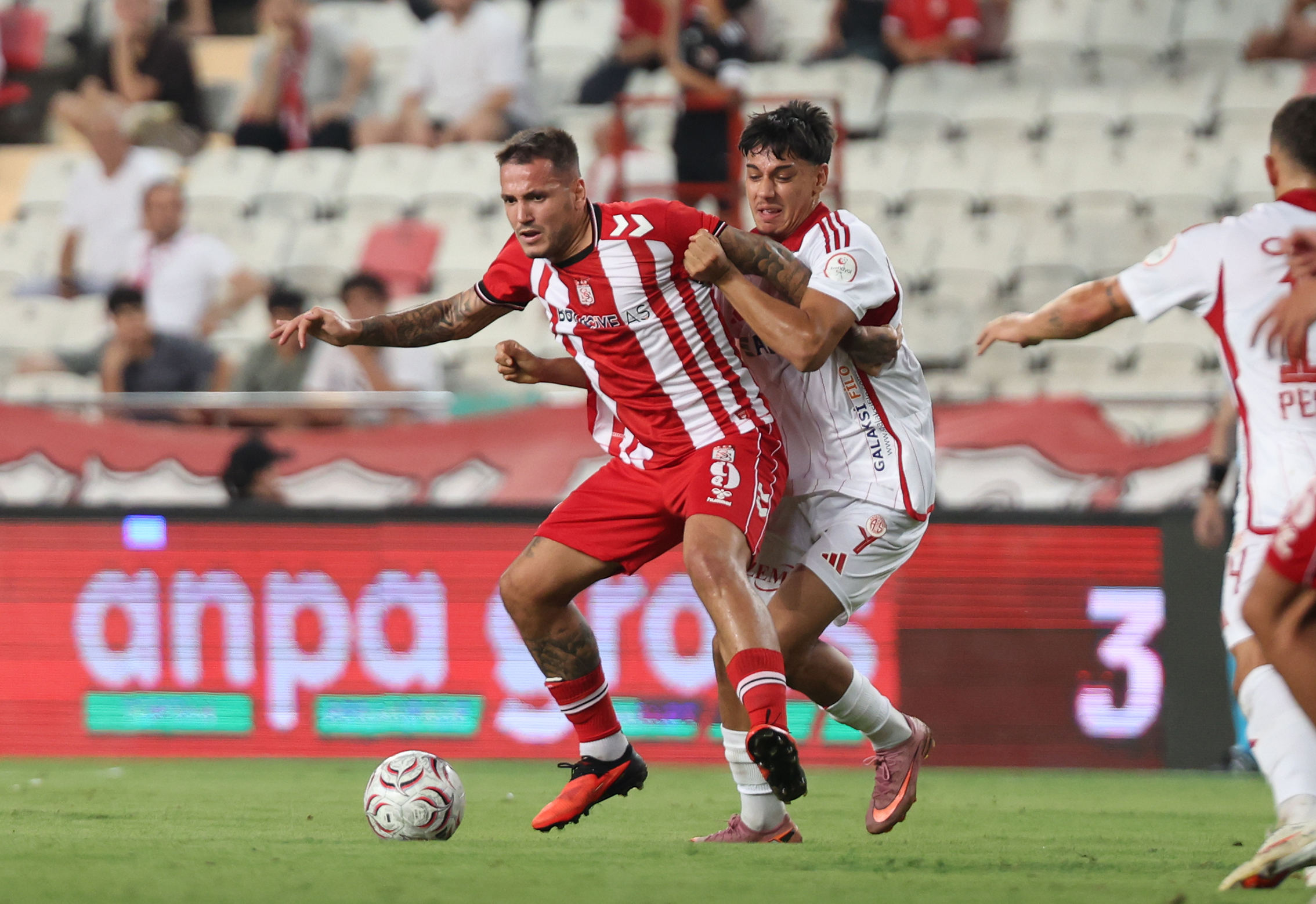 sivasspor-rey-manaj-1.jpeg