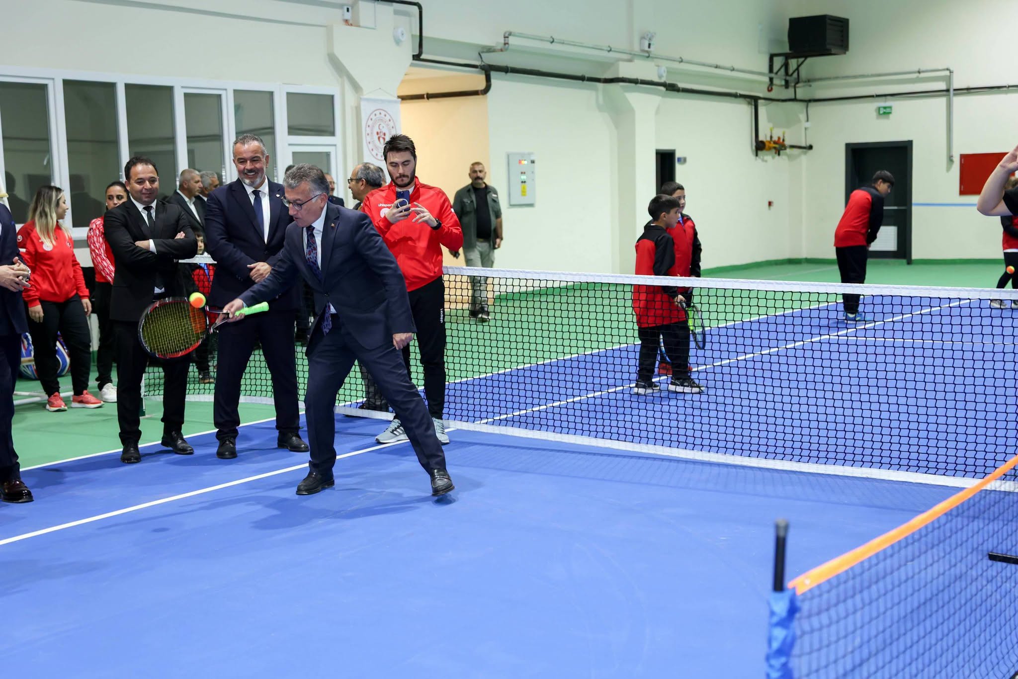 genclikspor-tenis-salonu-acilis-4.jpg