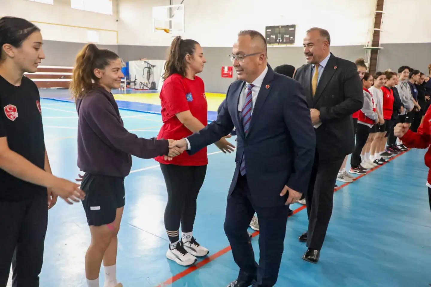 milli-takim-kamp-ziyaret-3.jpg