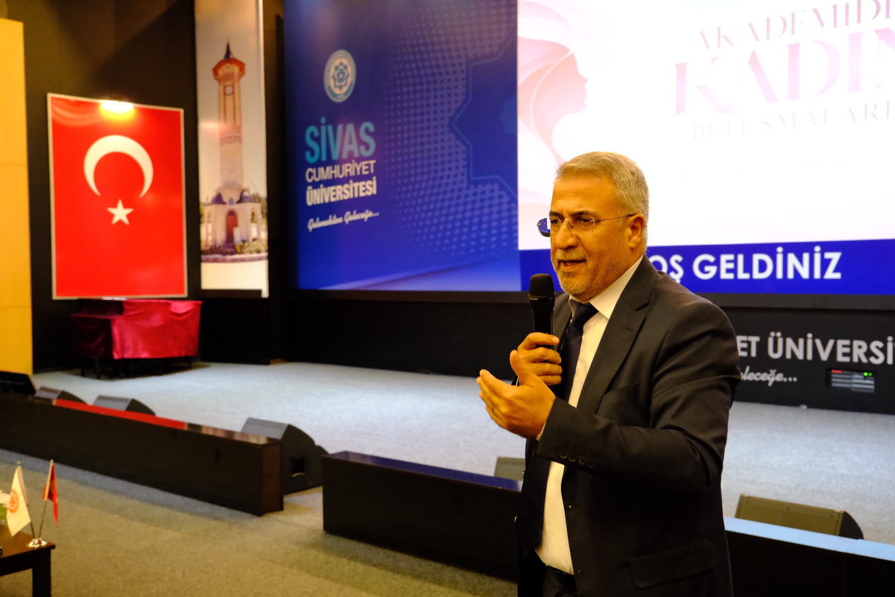 sivas-cumhuriyet-universitesinde-akademide-kadin-bulusmalari-basladi-kadinlarin-gucu-ve-ortak-akil-ayni-catida-bulustu-81324.jpg