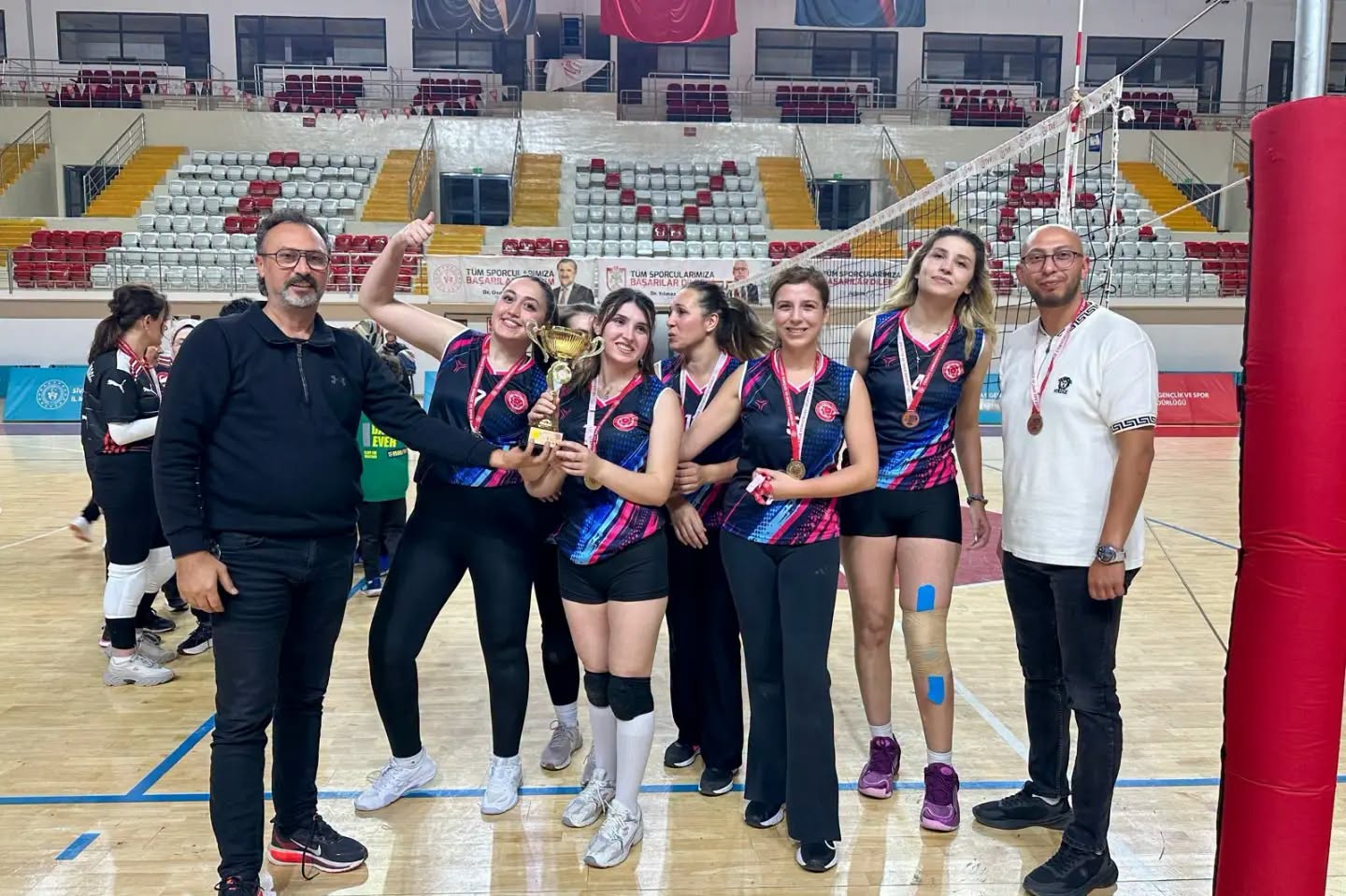 kamu-oyunlari-voleybol-2.jpg